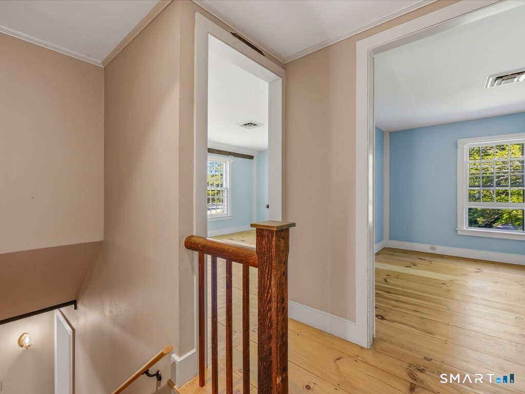 220 Thayer Road Haddam, CT 06441 - Photo 29 of 40 2nd floor hallway.