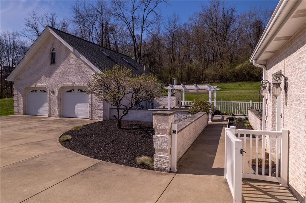 104 Angerer Road Canonsburg, PA 15317 - Photo 5 of 50