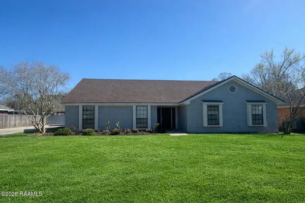 $2,000 | 1103 E Bayou, Lafayette, LA 70508