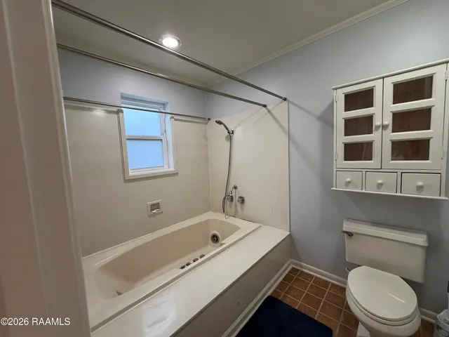 $2,500 | 1103 E Bayou, Lafayette, LA 70508