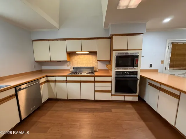 $2,500 | 1103 E Bayou, Lafayette, LA 70508