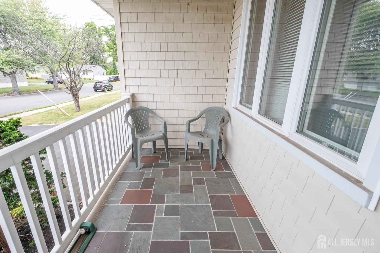 95 Jeffery Road Colonia, NJ 07067 - Photo 3 of 31
