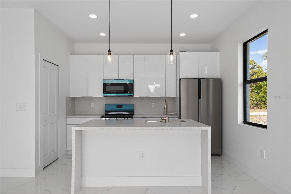 336 Sunset Road Rotonda West, FL 33947 - Photo 20 of 65