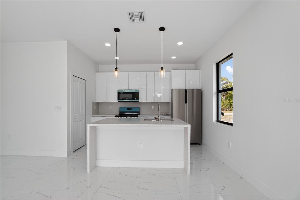 336 Sunset Road Rotonda West, FL 33947 - Photo 21 of 65