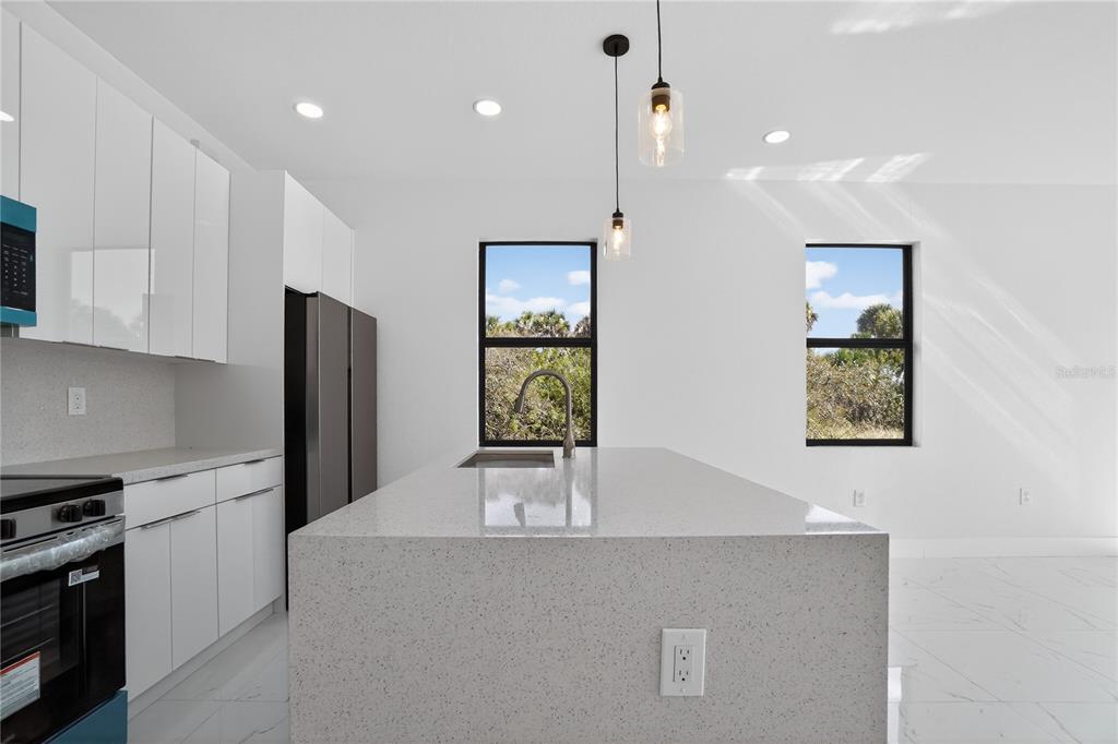 336 Sunset Road Rotonda West, FL 33947 - Photo 10 of 65