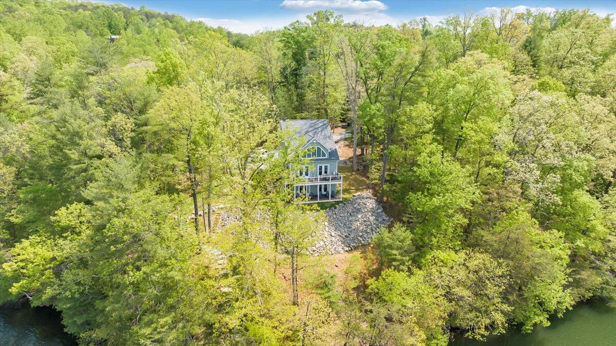 1373 Thomason Lane Goodview, VA 24095 - Photo 72 of 89 72-dji_fly_20240427_121308_0134_17142582