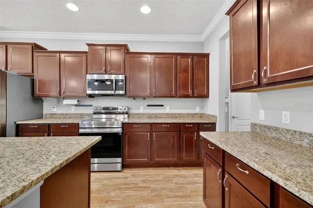 $669,000 | 23529 Shallow Avenue, Sorrento, FL 32776