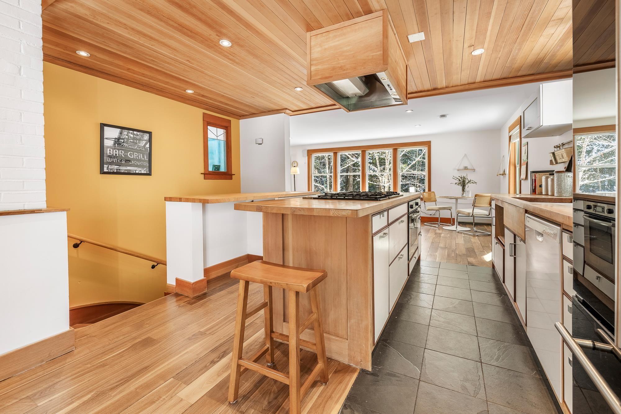 15 Thompson Road Hanover, NH 03755 - Photo 8 of 40