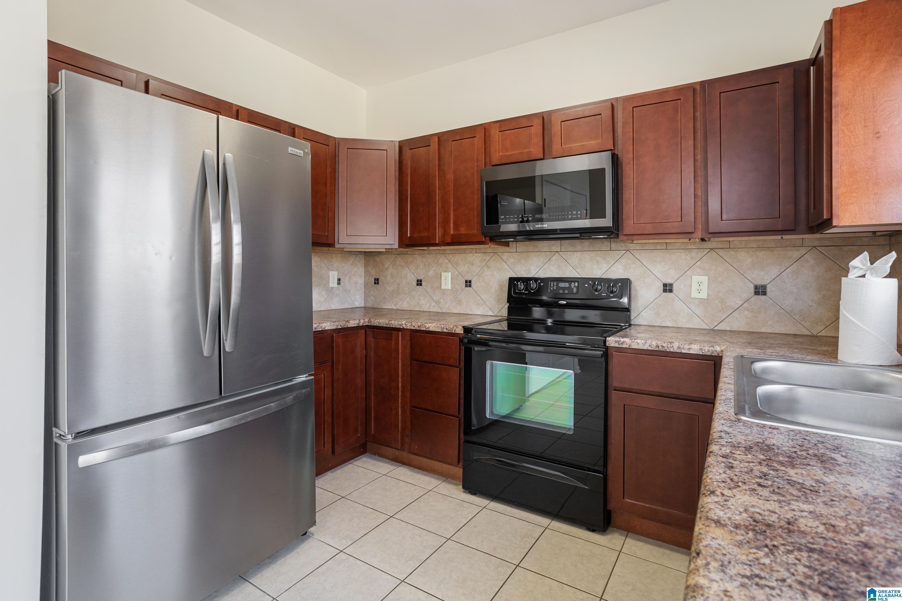 216 Walnut Street Leeds, AL 35094 - Photo 13 of 41