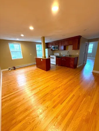 $2,800 | 435 Essex Street, Unit 5, Lynn, MA 01902