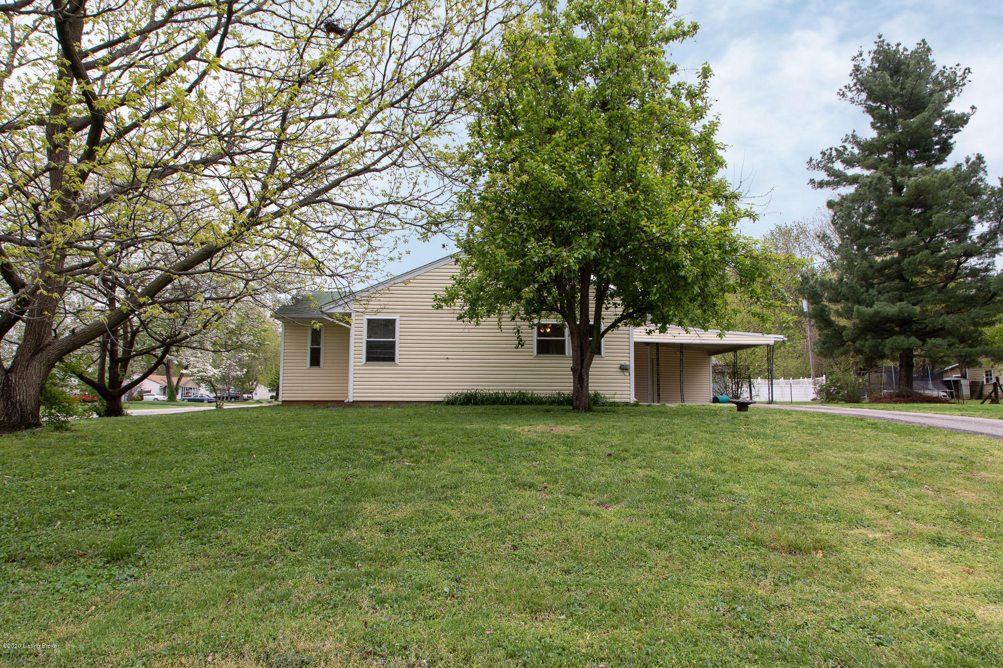 219 Redding Road Louisville, KY 40218 - Photo 37 of 42 219Redding005