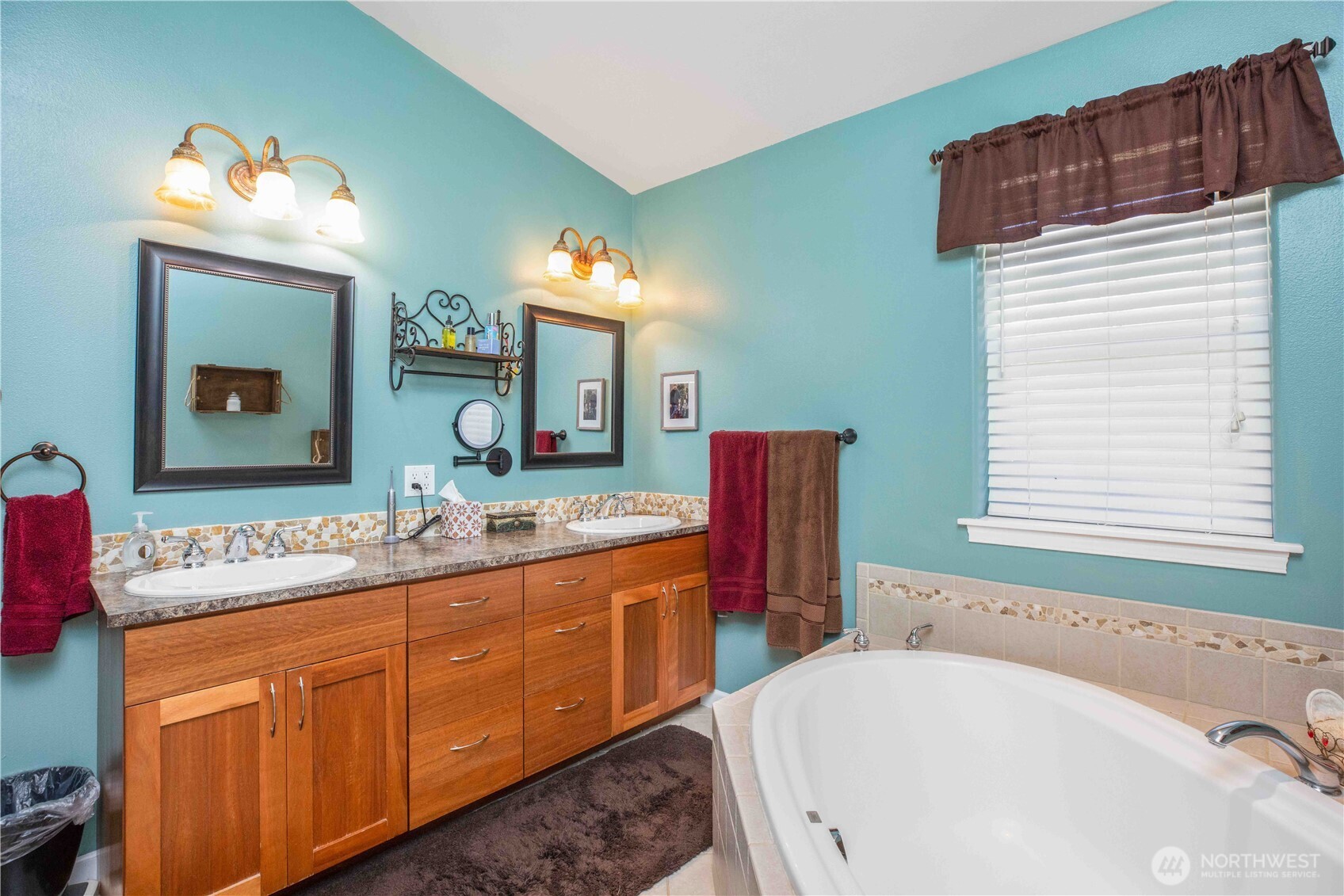 20851 Stottlemeyer Road Northeast Poulsbo, WA 98370 - Photo 14 of 40 Gallery Image 14