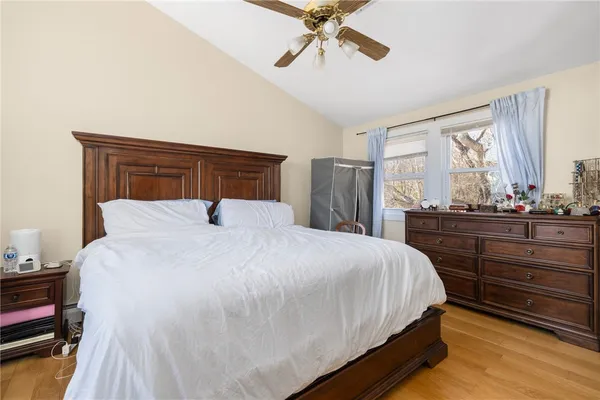$2,950 | 1059 East Shore Road, Jamestown, RI 02835