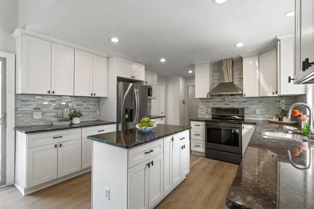 $720,000 | 6890 Duchess Court, Troy, MI 48098