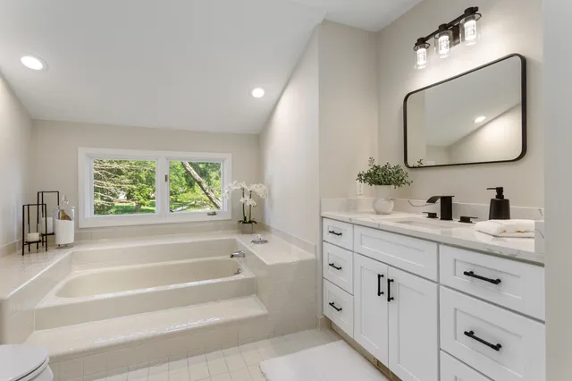 $720,000 | 6890 Duchess Court, Troy, MI 48098