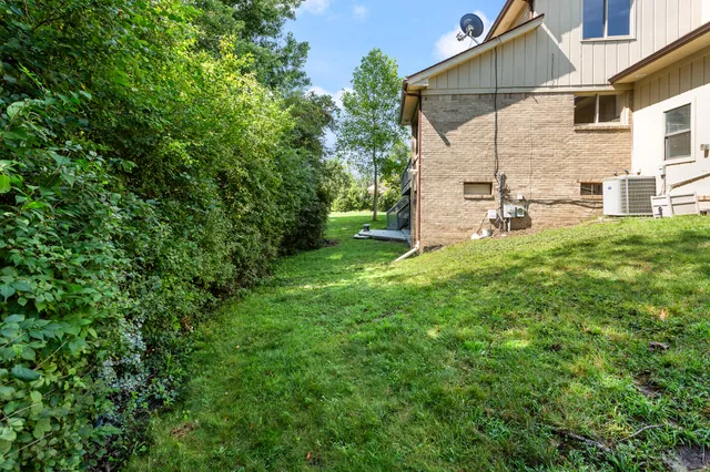 $720,000 | 6890 Duchess Court, Troy, MI 48098