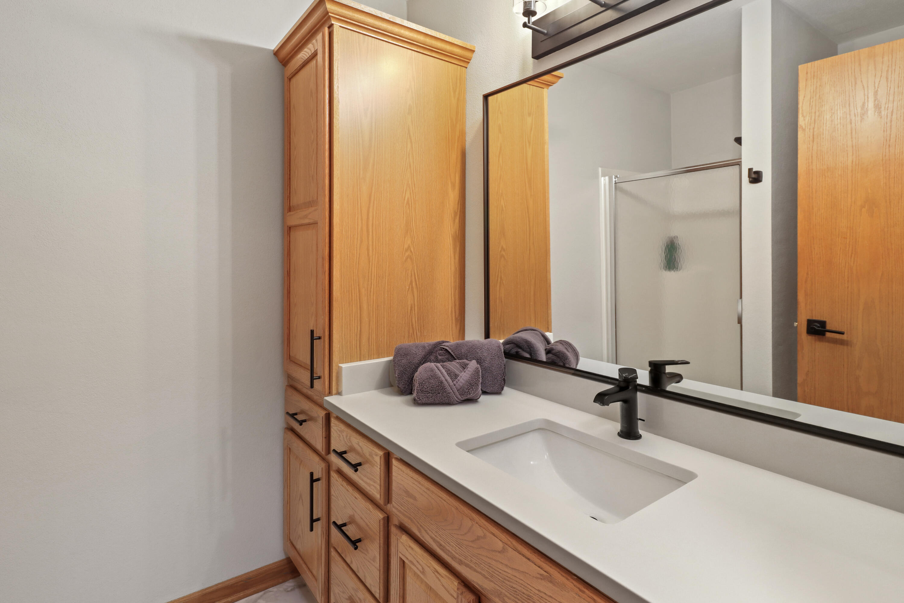 635 Cardinal Way Sun Prairie, WI 53590 - Photo 12 of 32 Main En Suite Bath w / Shower