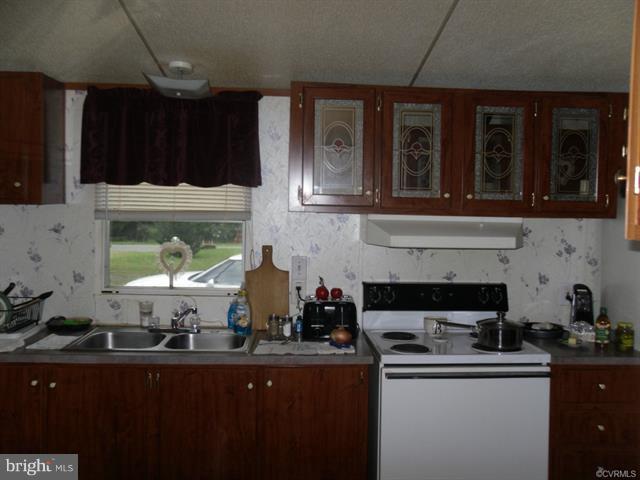 2223 Country Road Beaverdam, VA 23015 - Photo 3 of 9 Kitchen