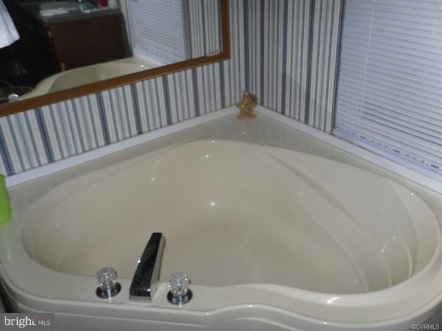 2223 Country Road Beaverdam, VA 23015 - Photo 6 of 9 Bath (Master)