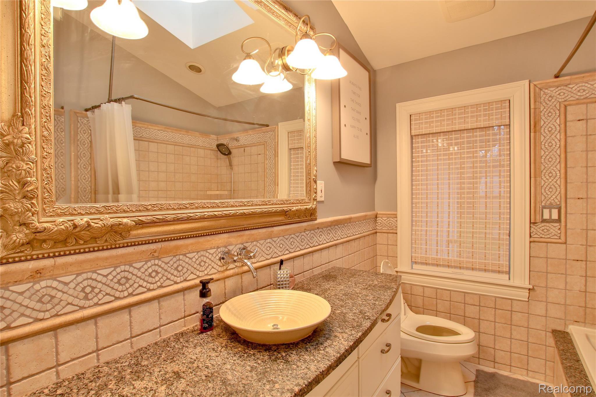 2160 Lancaster Road Bloomfield Hills, MI 48302 - Photo 9 of 28 IMG_3344.jpg