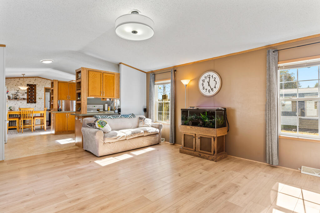 22 Arrowhead Drive Lisbon, ME 04250 - Photo 3 of 33 DSC09358