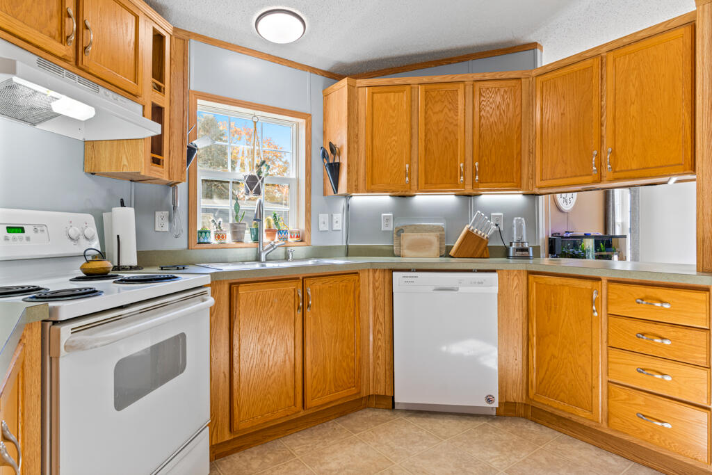 22 Arrowhead Drive Lisbon, ME 04250 - Photo 5 of 33 DSC09393