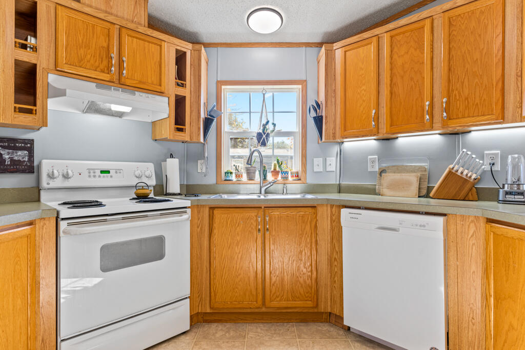 22 Arrowhead Drive Lisbon, ME 04250 - Photo 6 of 33 DSC09397