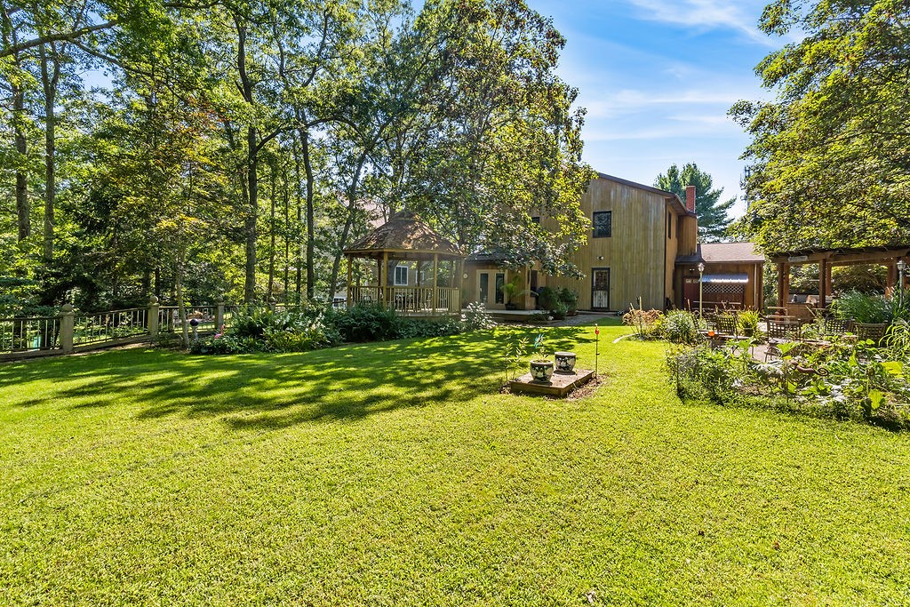 28 Crandall Road Tiverton, RI 02878 - Photo 1 of 32 Gallery Image 1