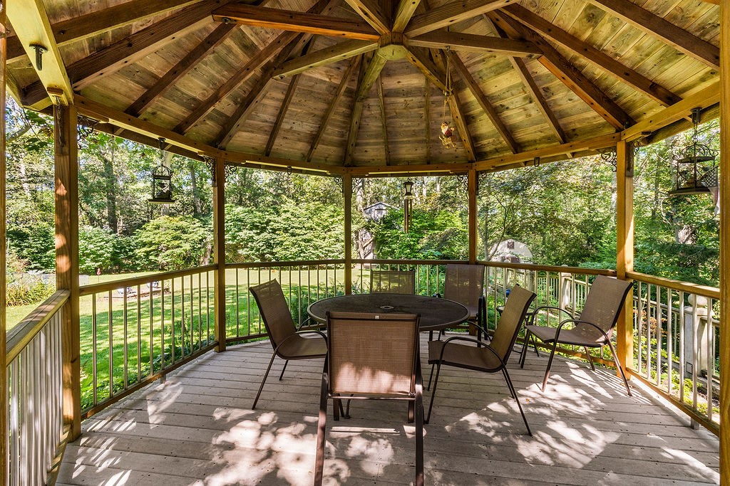 28 Crandall Road Tiverton, RI 02878 - Photo 24 of 32 Gallery Image 24
