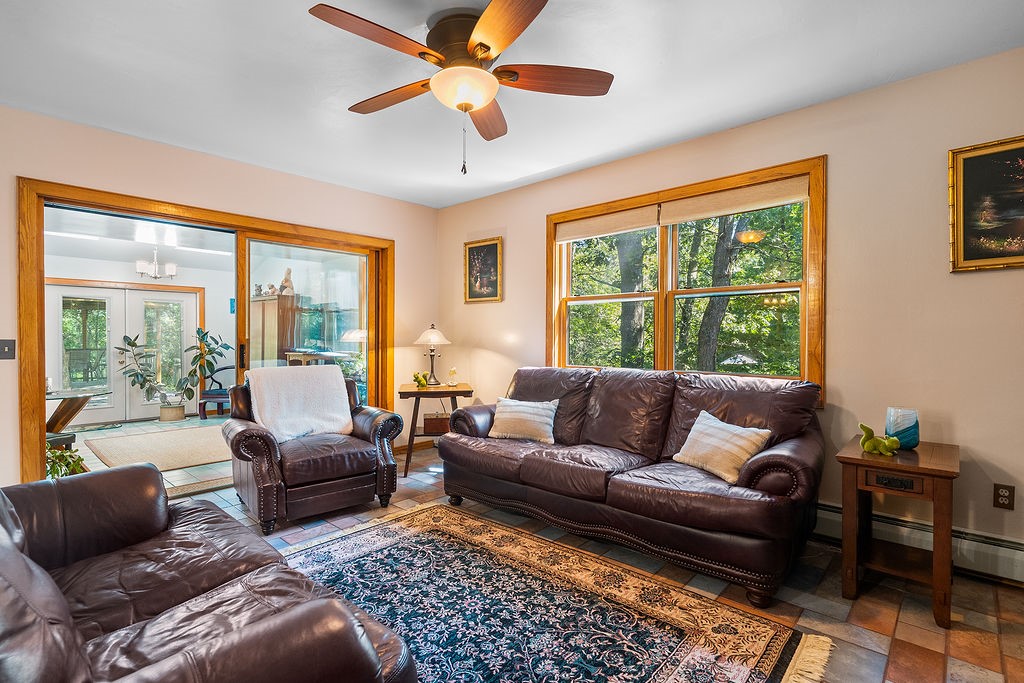 28 Crandall Road Tiverton, RI 02878 - Photo 10 of 32 Gallery Image 10