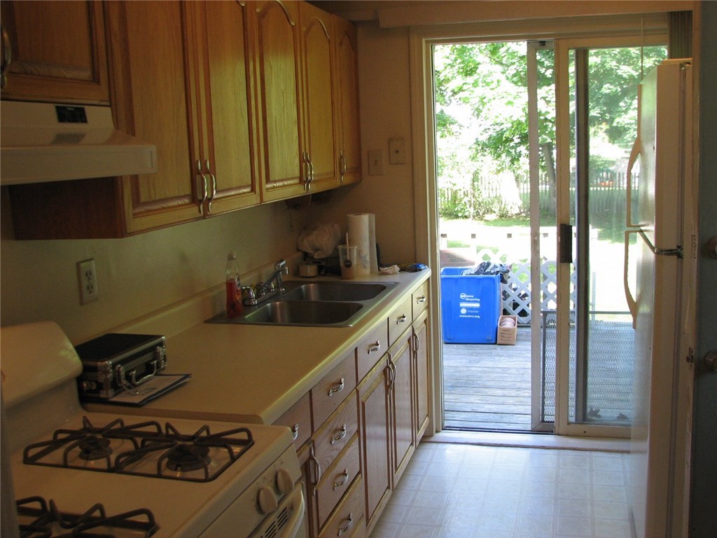 927 Mendon Road Cumberland, RI 02864 - Photo 9 of 21