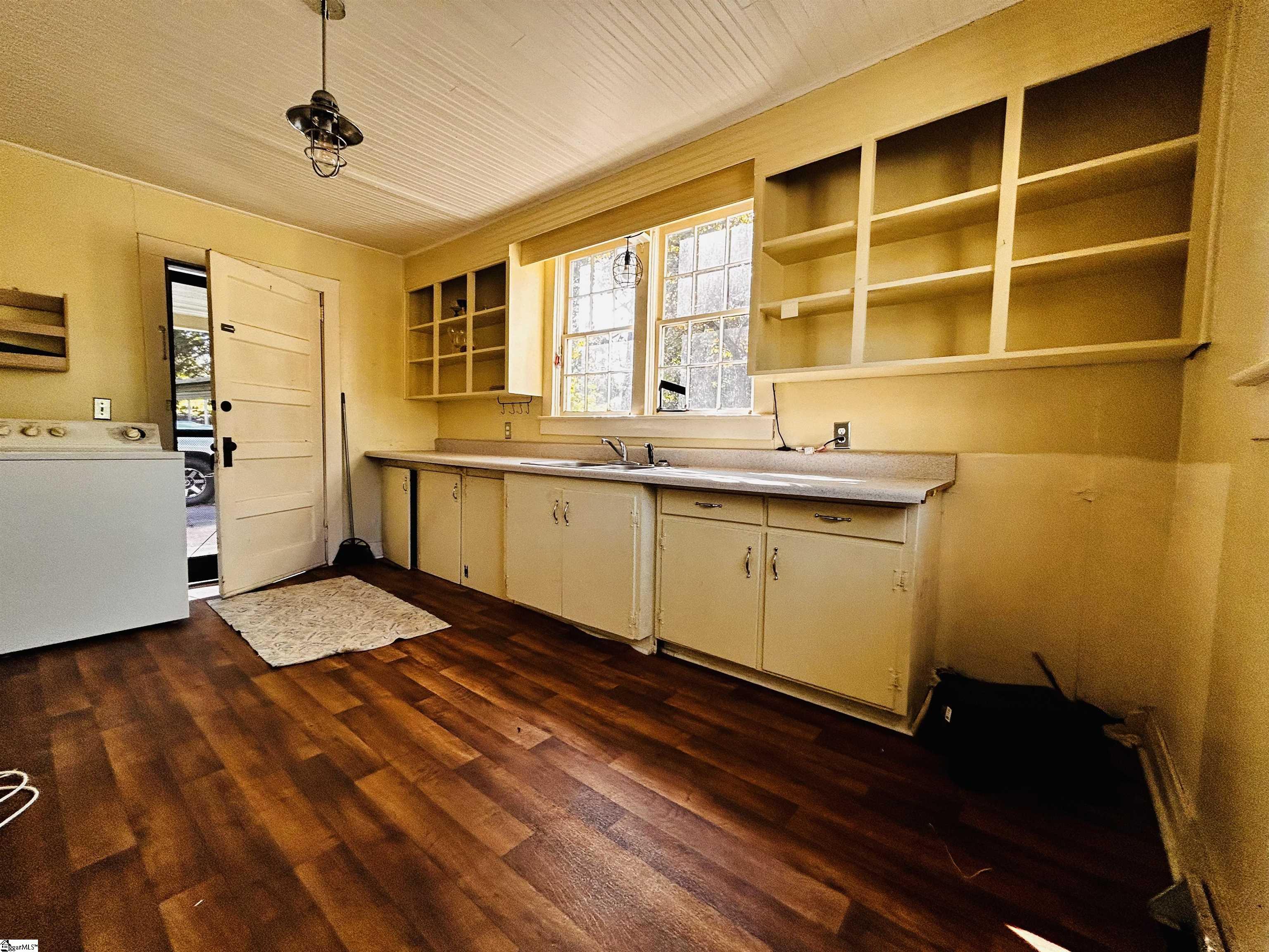 110 Maplebrook Street Laurens, SC 29360 - Photo 8 of 19 Gallery Image 8