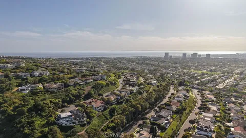 $3,950,000 | 7 Cherbourg, Newport Beach, CA 92660