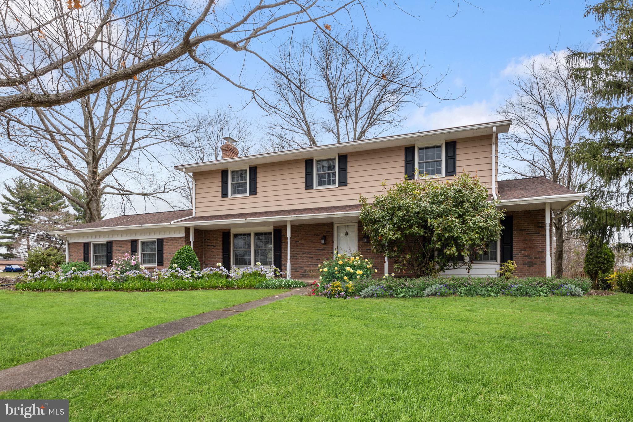 922 Lanyard Road Yardley, PA 19067 - Photo 3 of 17 Front Walkway