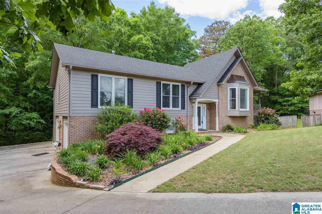 156 Mallard Pointe Circle Pelham, AL 35124 - Photo 2 of 47