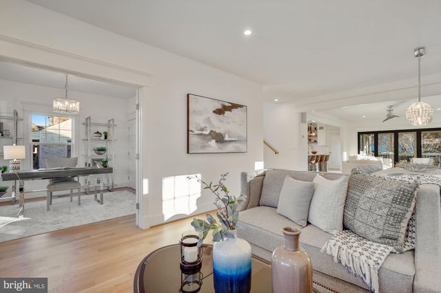 $2,000,000 | 217 East Custis Avenue, Alexandria, VA 22301