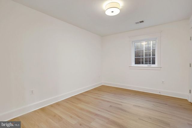 $2,000,000 | 217 East Custis Avenue, Alexandria, VA 22301