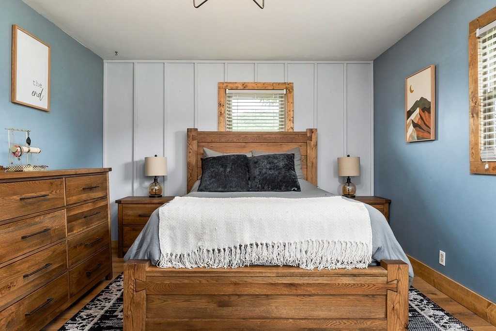 1653 Lester Flatt Road Sparta, TN 38583 - Photo 22 of 59 a bedroom with a bed and window