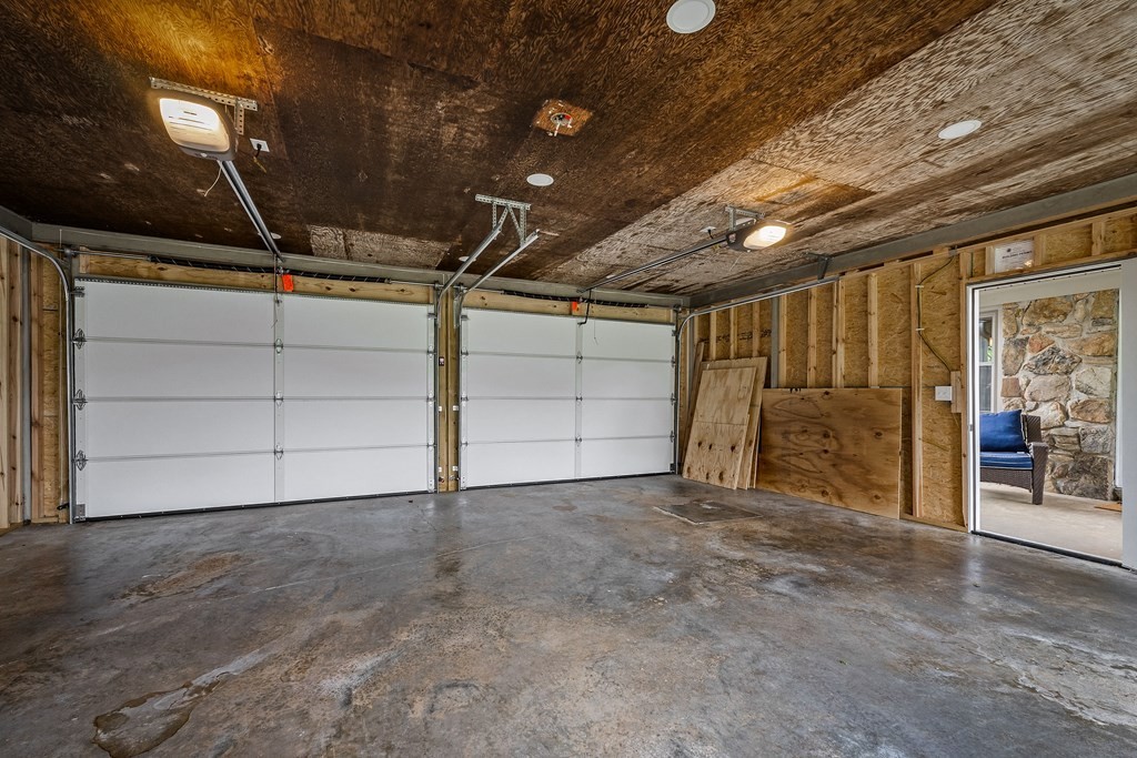 1653 Lester Flatt Road Sparta, TN 38583 - Photo 43 of 59 a view of garage