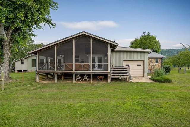 $599,900 | 1653 Lester Flatt Road, Sparta, TN 38583