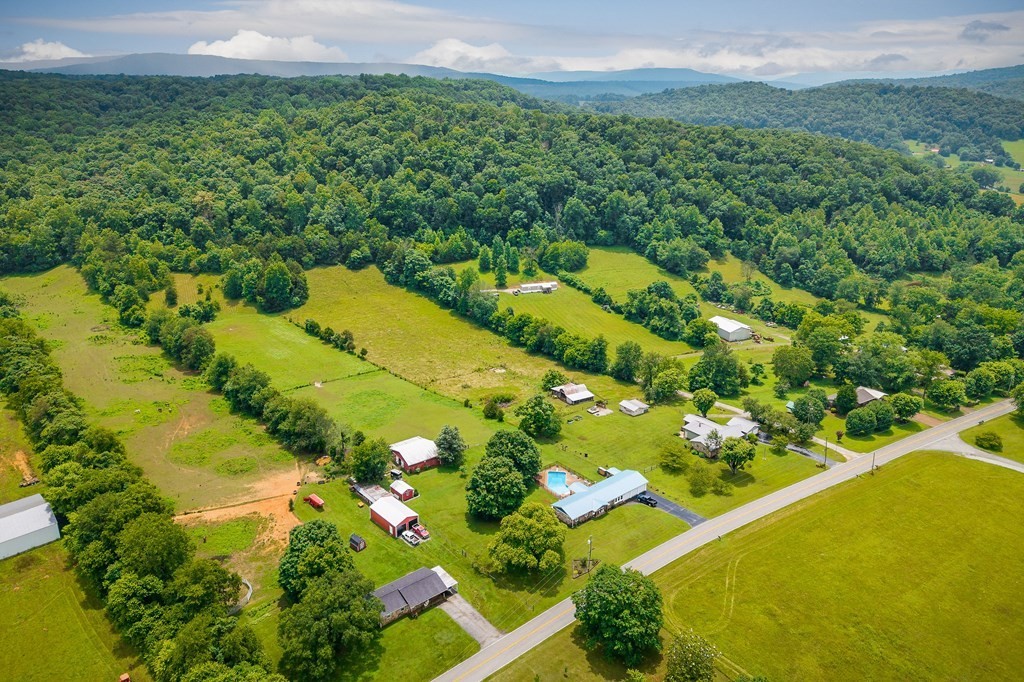 1653 Lester Flatt Road Sparta, TN 38583 - Photo 59 of 59 a view of a lake with a mountain in the background