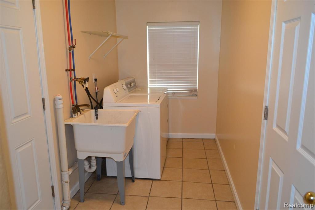 3323 East Pierson Road Flint, MI 48506 - Photo 10 of 16
