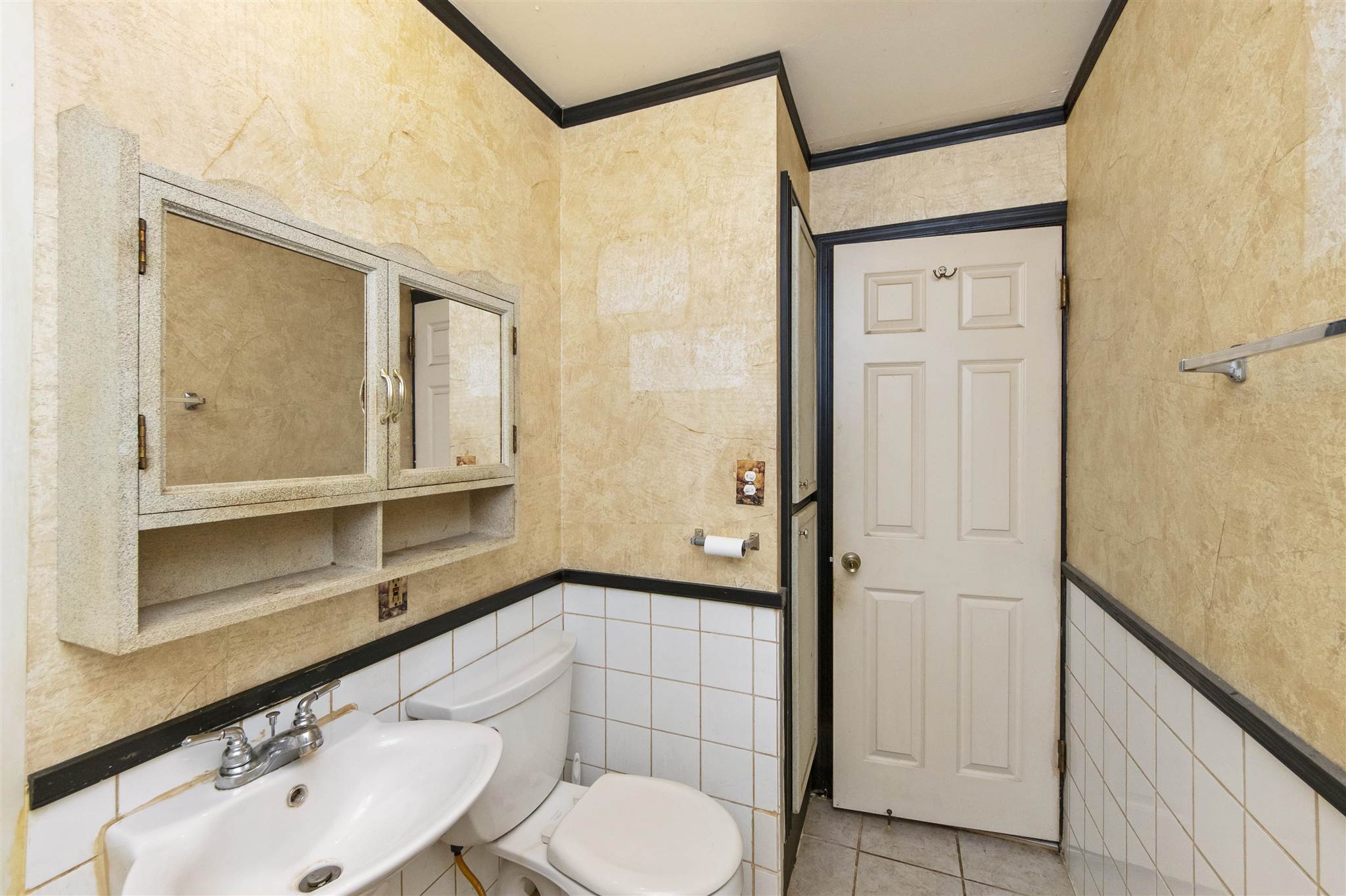 2377 Washington Road Washington, IL 61571 - Photo 21 of 28 Gallery Image 21
