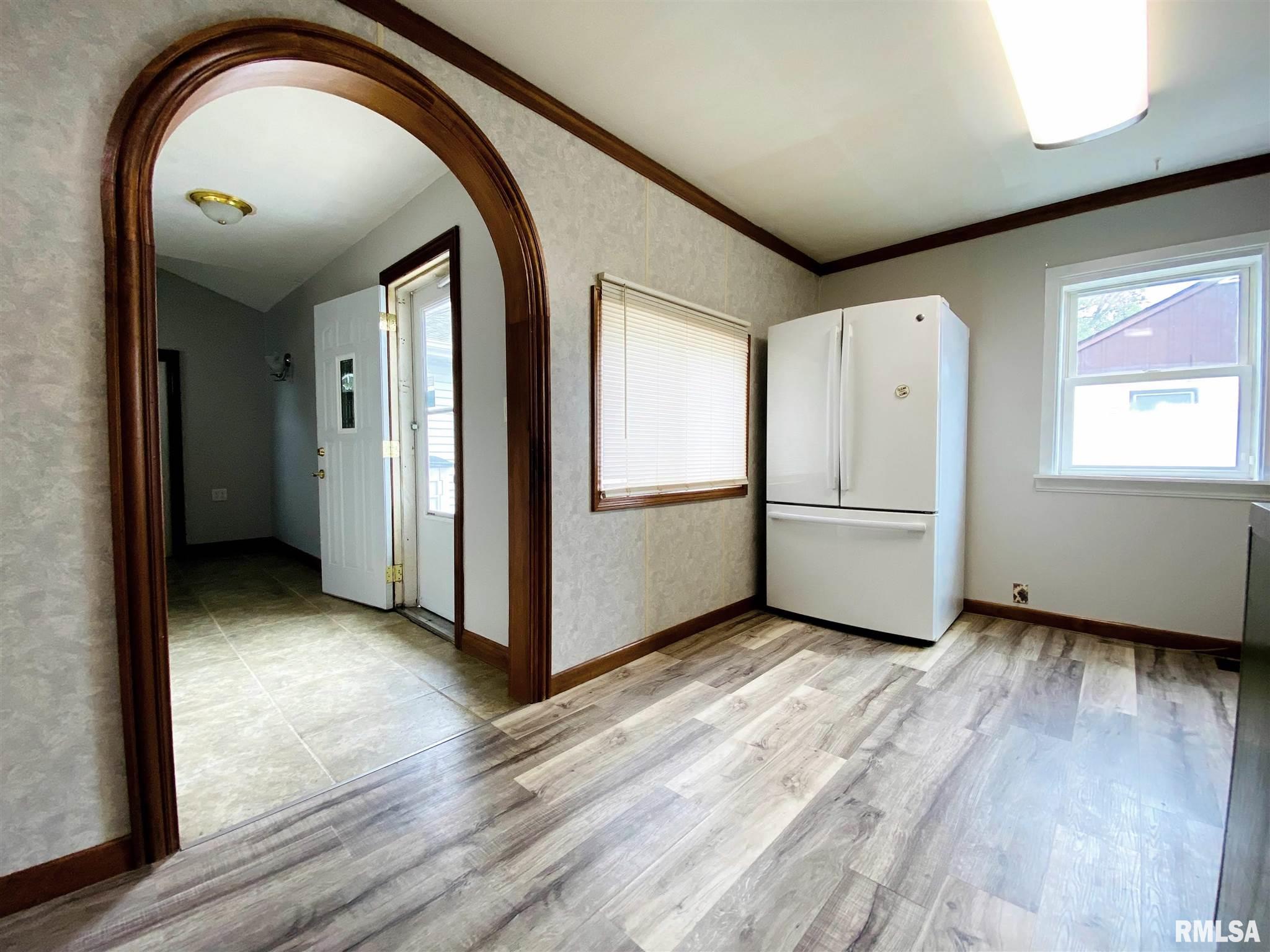 2377 Washington Road Washington, IL 61571 - Photo 6 of 28 Gallery Image 6
