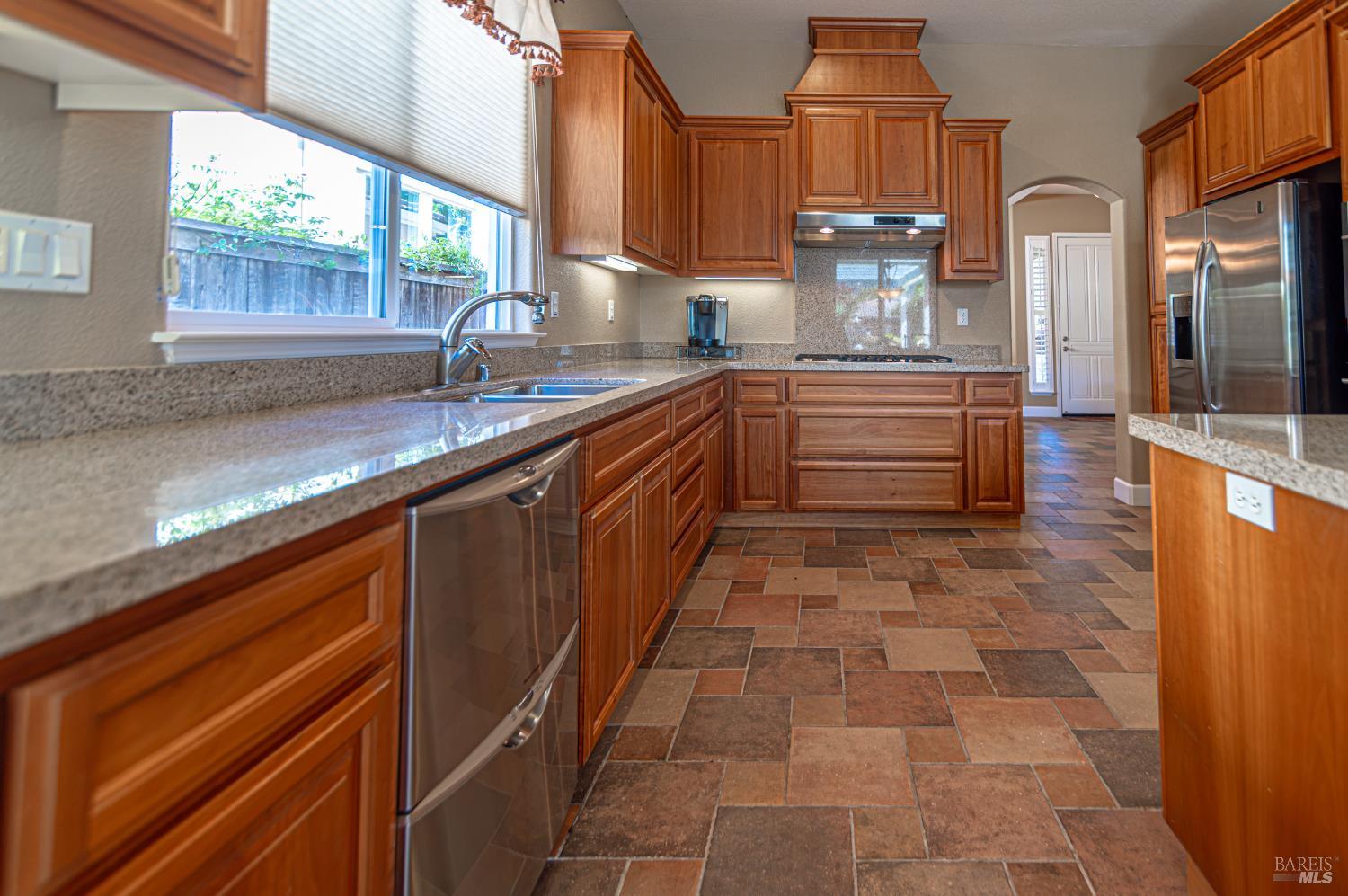 7541 Walnut Orchard Way Santa Rosa, CA 95409 - Photo 6 of 25 Gallery Image 6