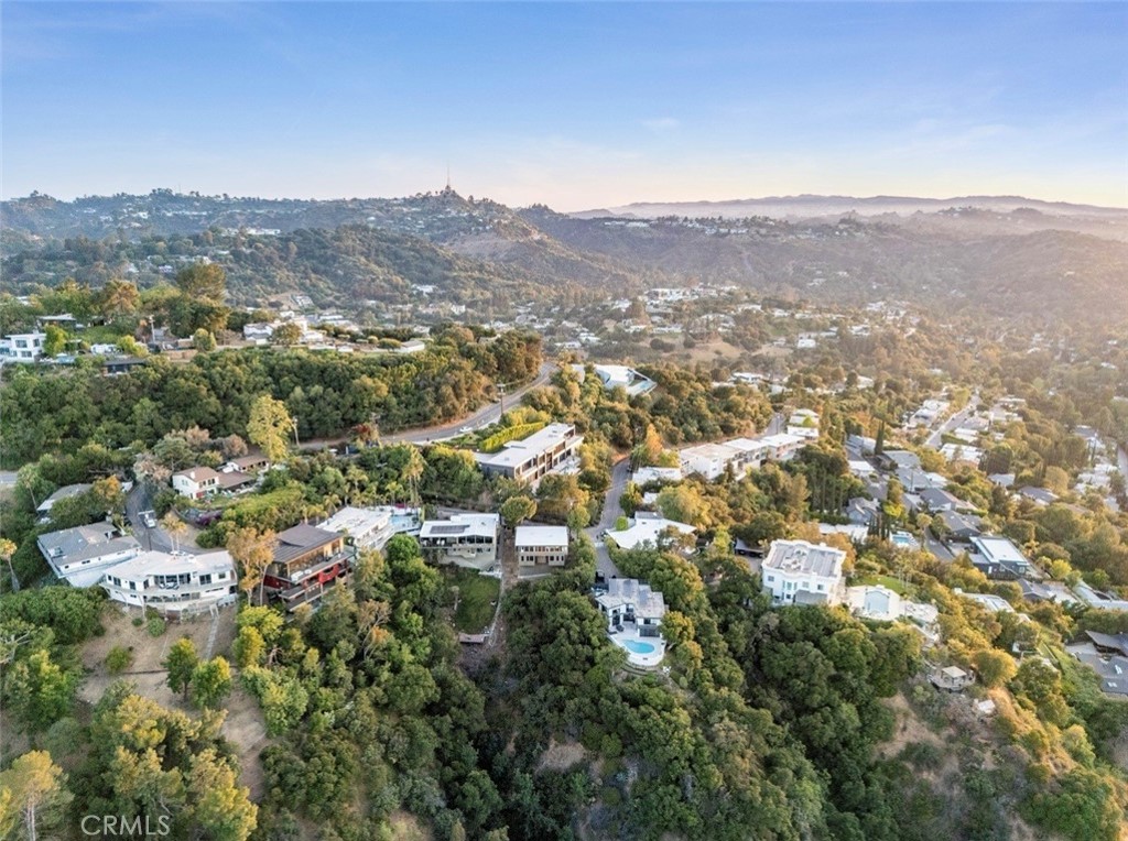 3329 Dona Rosa Drive Studio City, CA 91604 - Photo 22 of 24