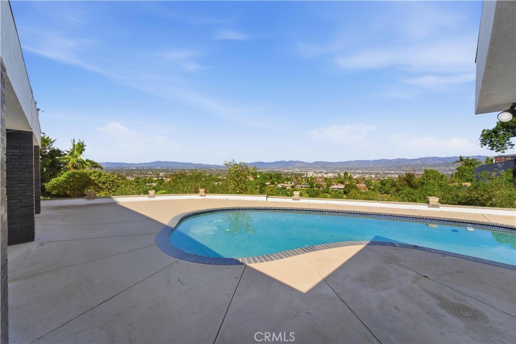 3329 Dona Rosa Drive Studio City, CA 91604 - Photo 23 of 24