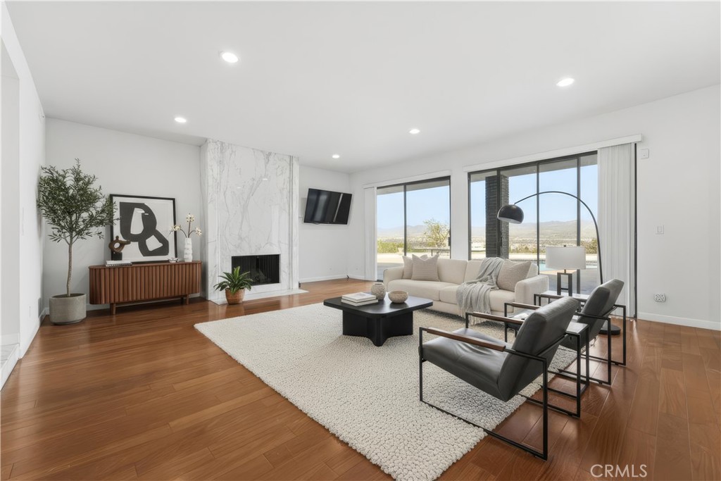 3329 Dona Rosa Drive Studio City, CA 91604 - Photo 9 of 24