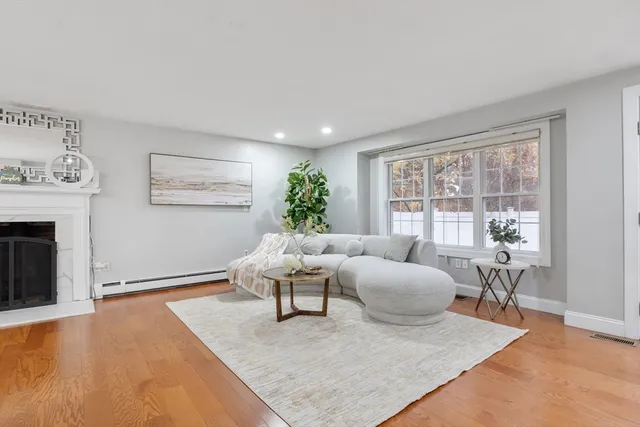 $769,900 | 134 Nahant Street, Unit B, Wakefield, MA 01880