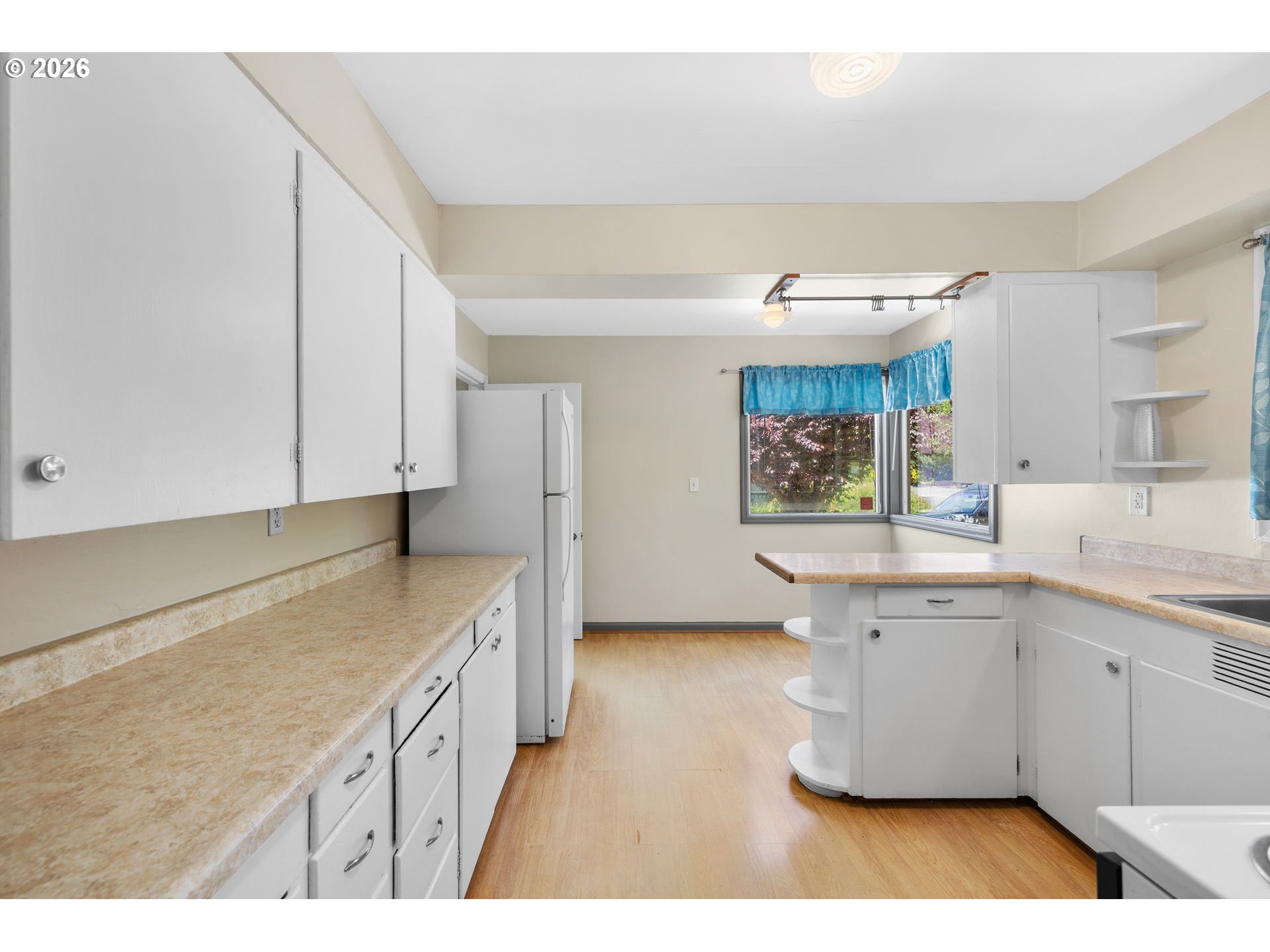 1053 Southeast Barnes Road Gresham, OR 97080 - Photo 8 of 20